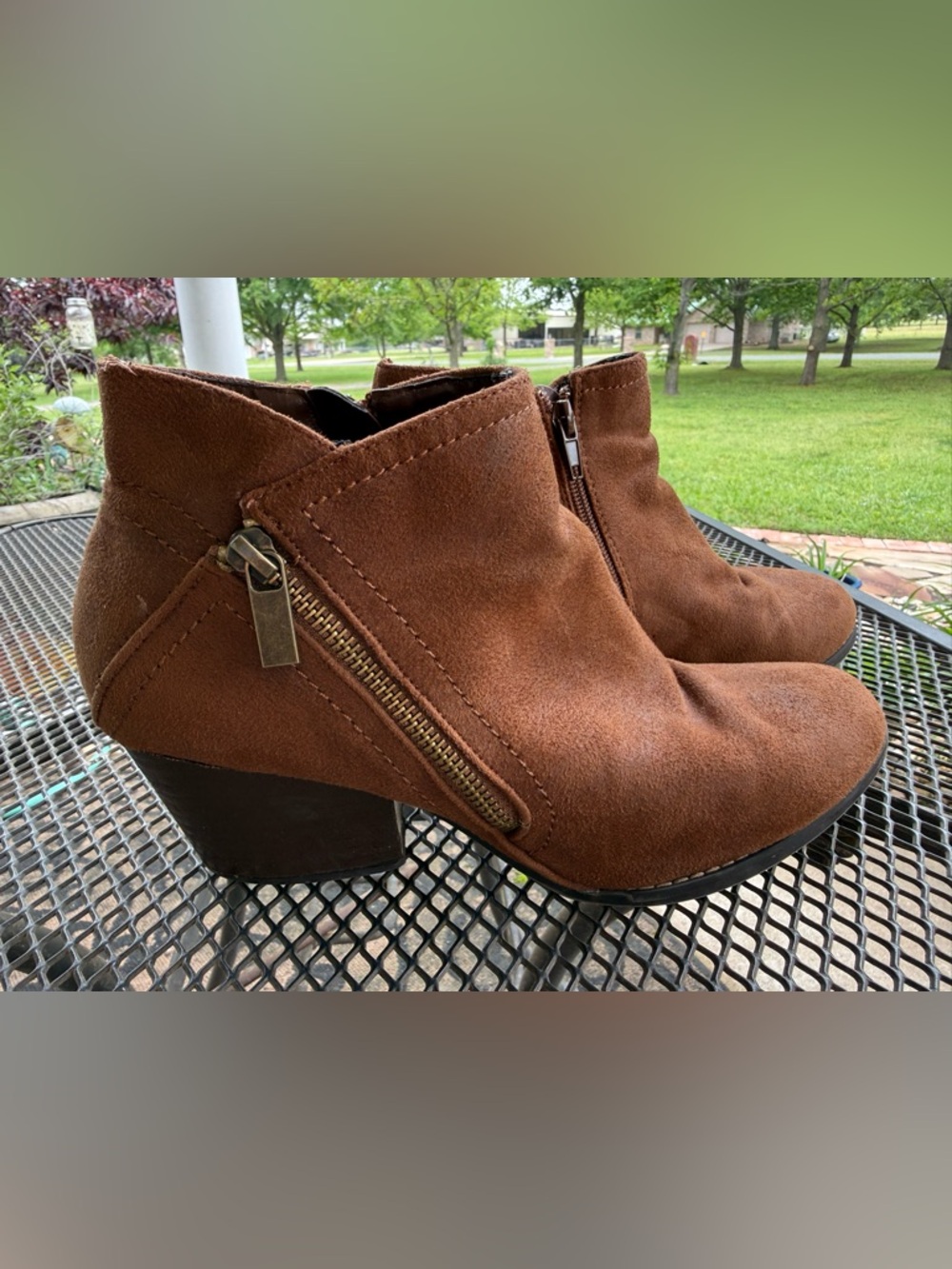 Bella Vita Women Block Heel Ankle Booties Bobbi Size 9.5 M  Faux Suede